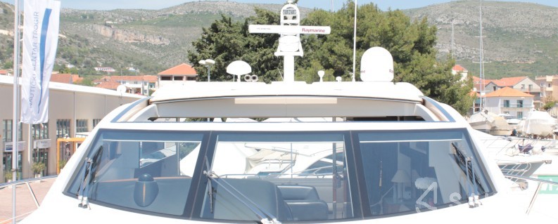 Sunseeker 64 - Yacht Charter Sailica