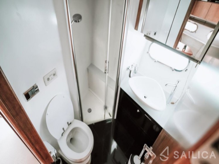 Sunseeker 64 - Yacht Charter Sailica
