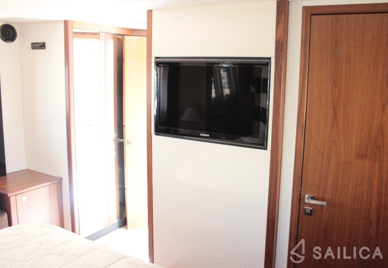 Sunseeker 64 - Yacht Charter Sailica