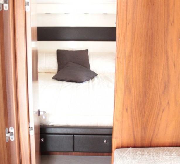 Sunseeker 64 - Yacht Charter Sailica