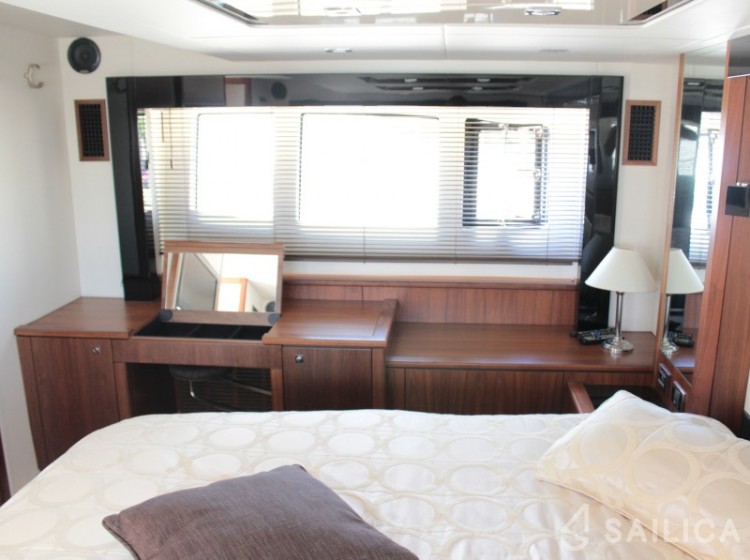 Sunseeker 64 - Yacht Charter Sailica