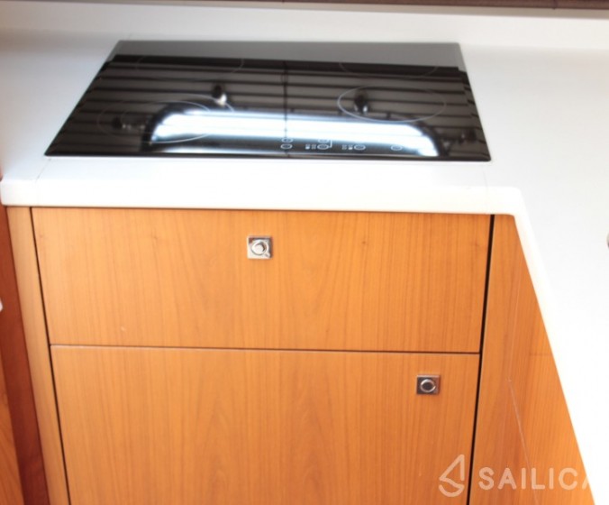 Sunseeker 64 - Yacht Charter Sailica