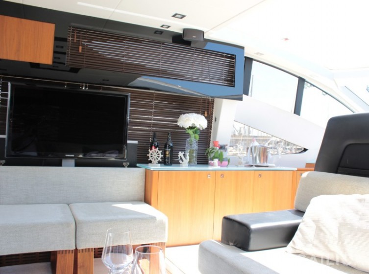 Sunseeker 64 - Yacht Charter Sailica