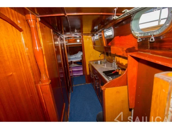 Leut - Yacht Charter Sailica