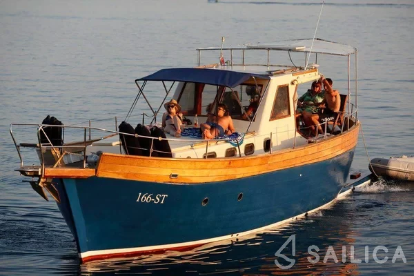 Leut - Yacht Charter Sailica