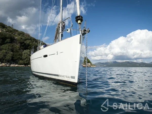 Oceanis 43 - Yacht Charter Sailica