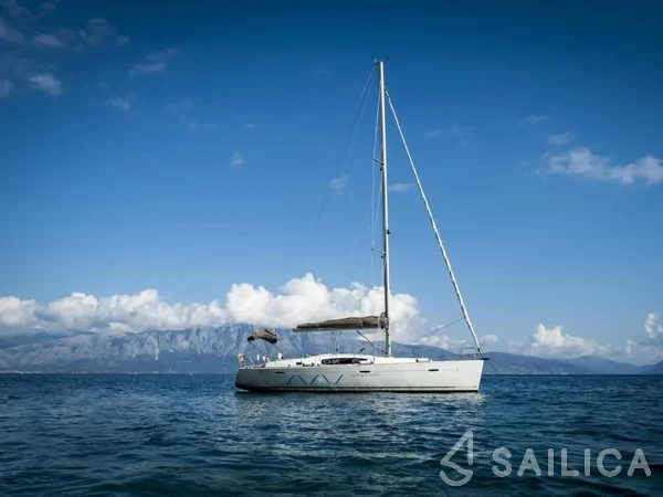 Oceanis 43 - Yacht Charter Sailica