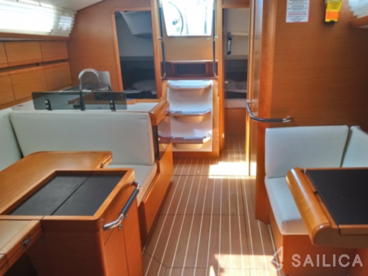 Sun Odyssey 409 - Yacht Charter Sailica