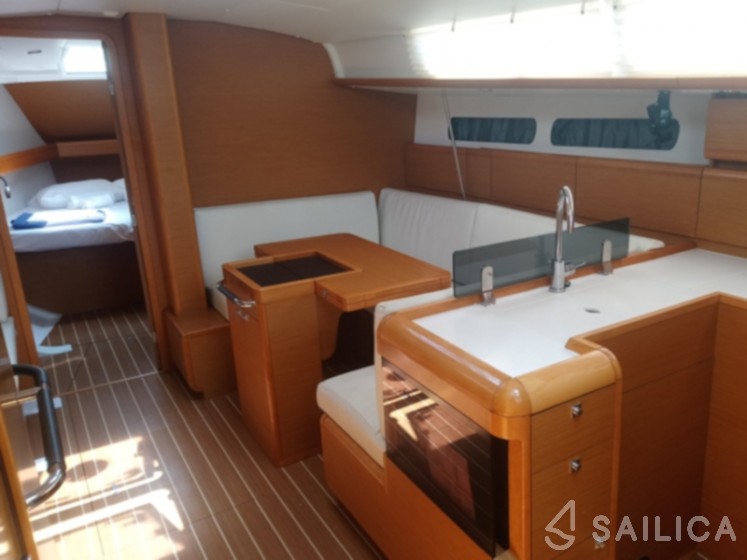Sun Odyssey 409 - Yacht Charter Sailica