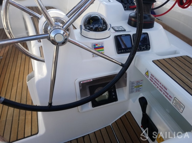 Sun Odyssey 409 - Yacht Charter Sailica