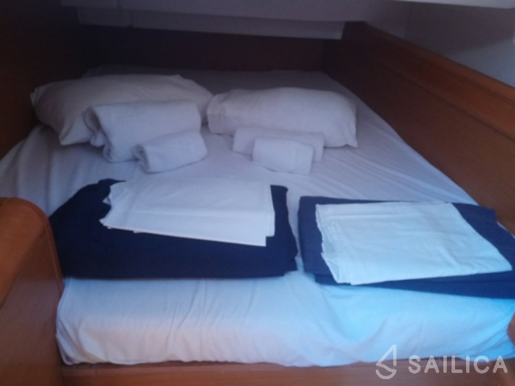 Sun Odyssey 409 - Yacht Charter Sailica