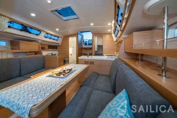 Xc 35 - Yacht Charter Sailica
