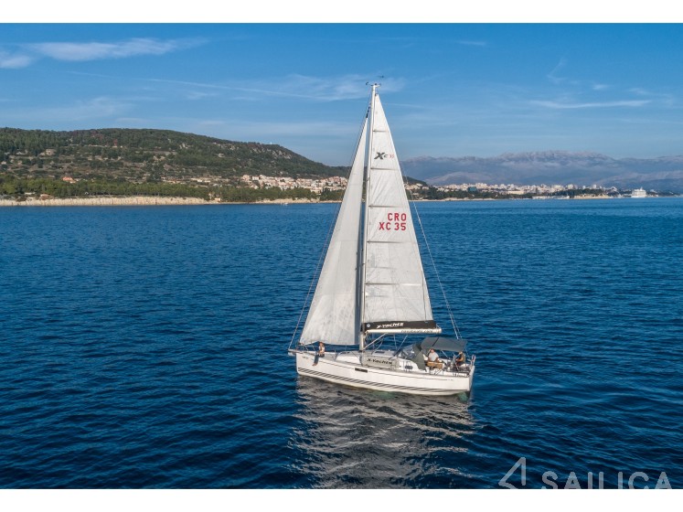 Xc 35 - Yacht Charter Sailica