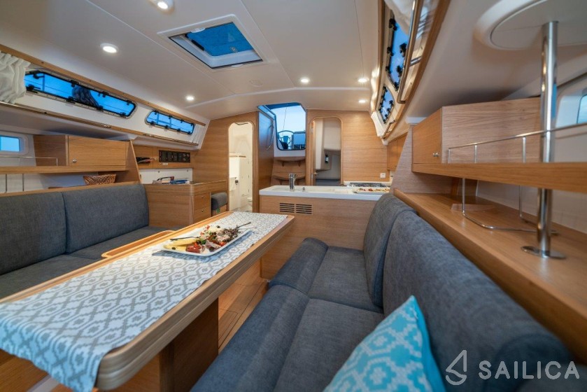 Xc 35 - Yacht Charter Sailica