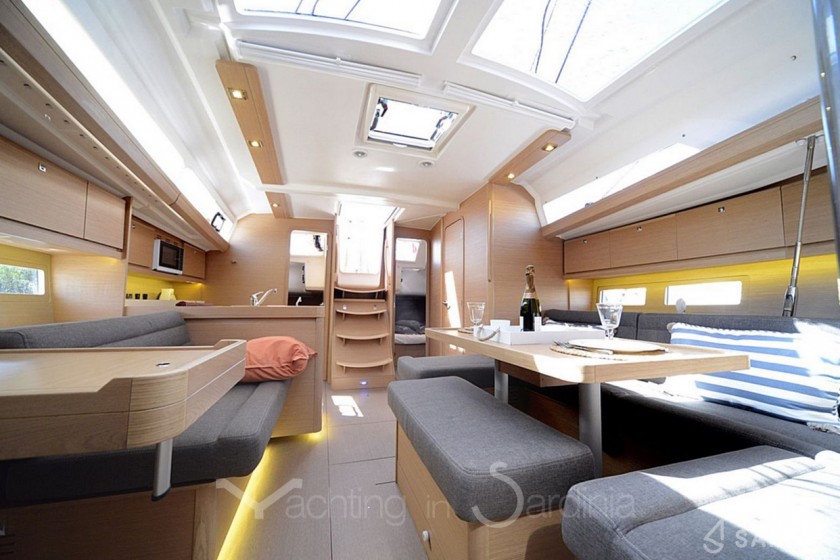 Dufour 412 Grand large - Yacht Charter Sailica