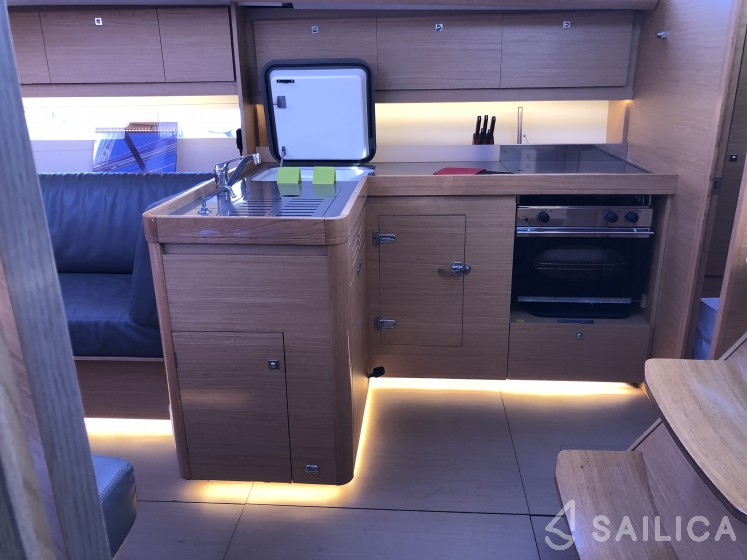 Dufour 412 Grand large - Yacht Charter Sailica