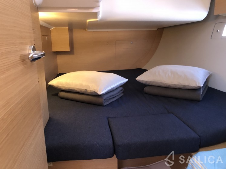 Dufour 412 Grand large - Yacht Charter Sailica