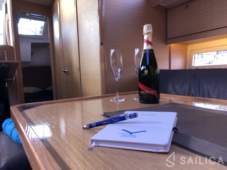 Dufour 412 Grand large - Yacht Charter Sailica