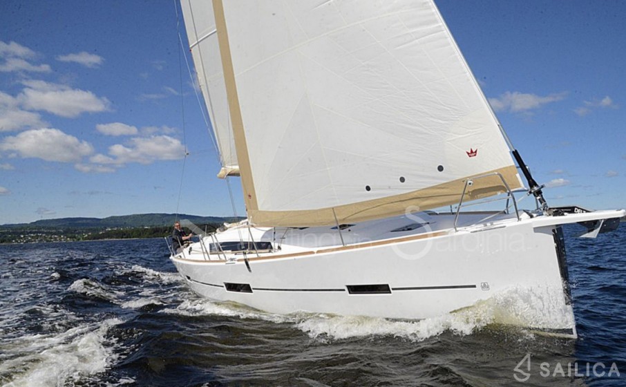 Dufour 412 Grand large - Yacht Charter Sailica