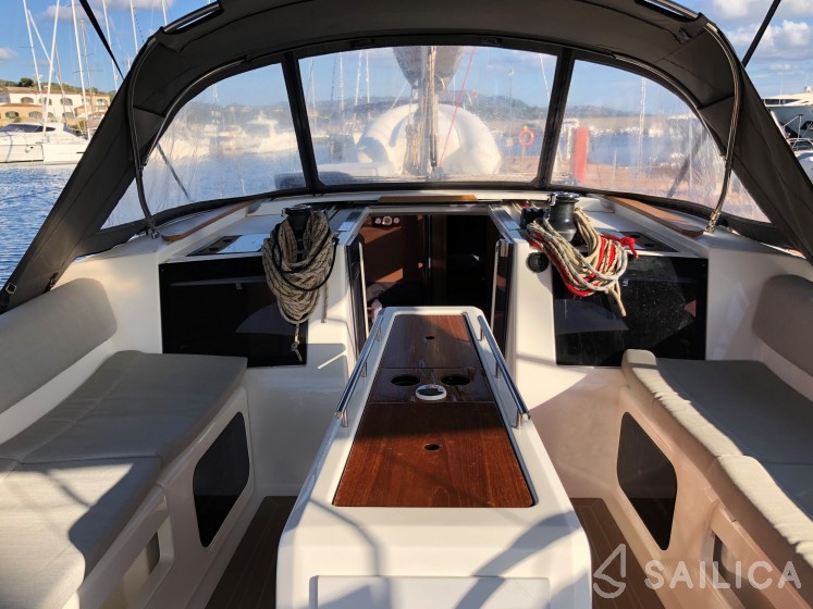 Dufour 412 Grand large - Yacht Charter Sailica