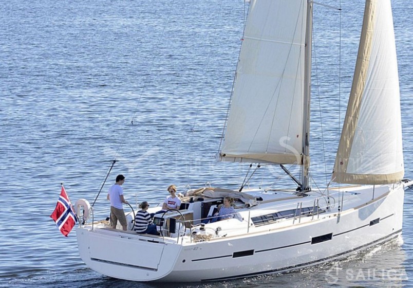 Dufour 412 Grand large - Yacht Charter Sailica