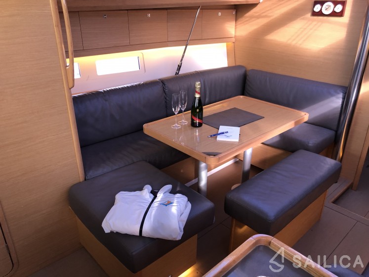 Dufour 412 Grand large - Yacht Charter Sailica