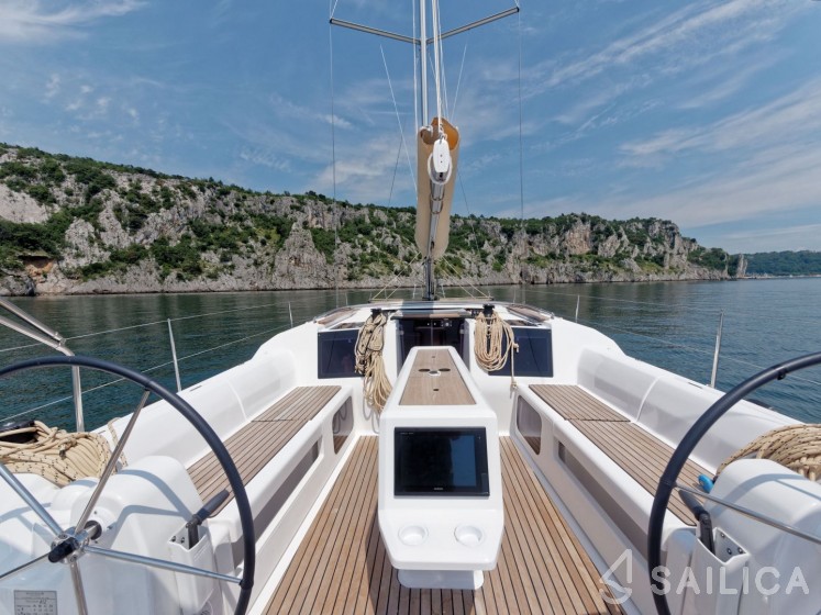 Dufour 412 Grand large - Yacht Charter Sailica