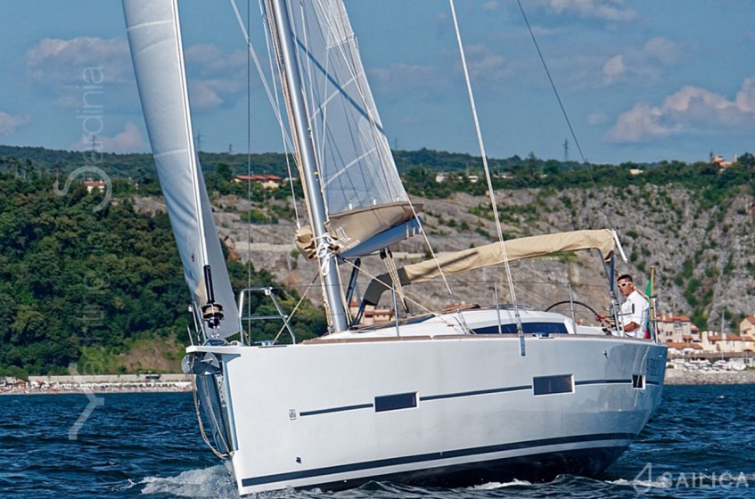 Dufour 412 Grand large - Yacht Charter Sailica