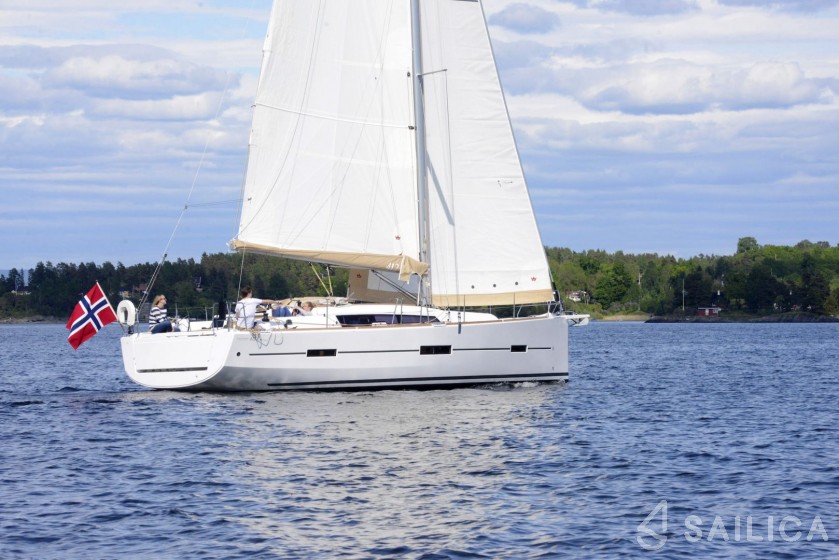 Dufour 412 Grand large - Yacht Charter Sailica