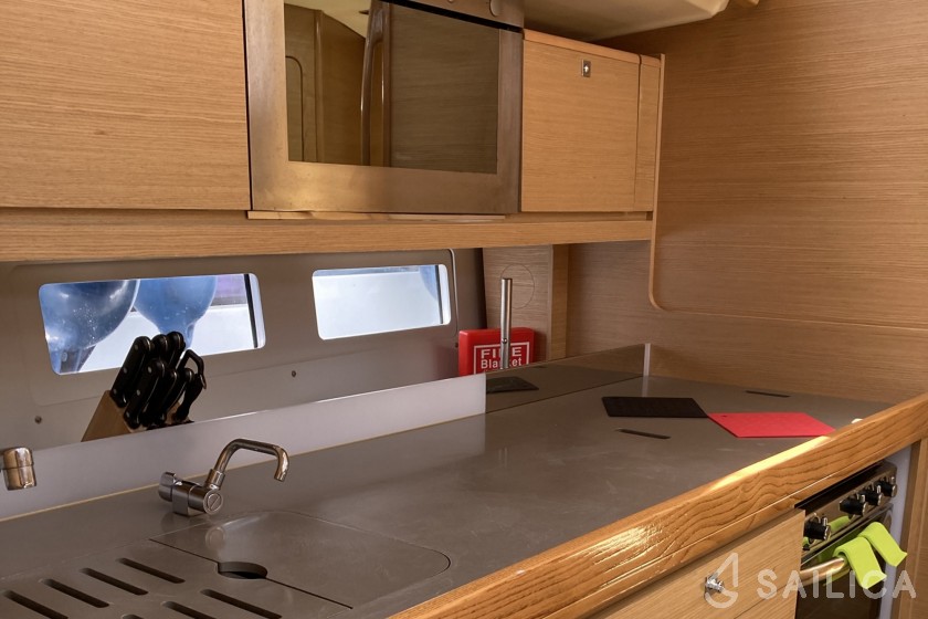 Dufour 460 GL - Yacht Charter Sailica