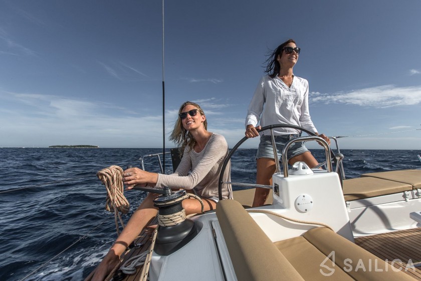 Dufour 460 GL - Yacht Charter Sailica
