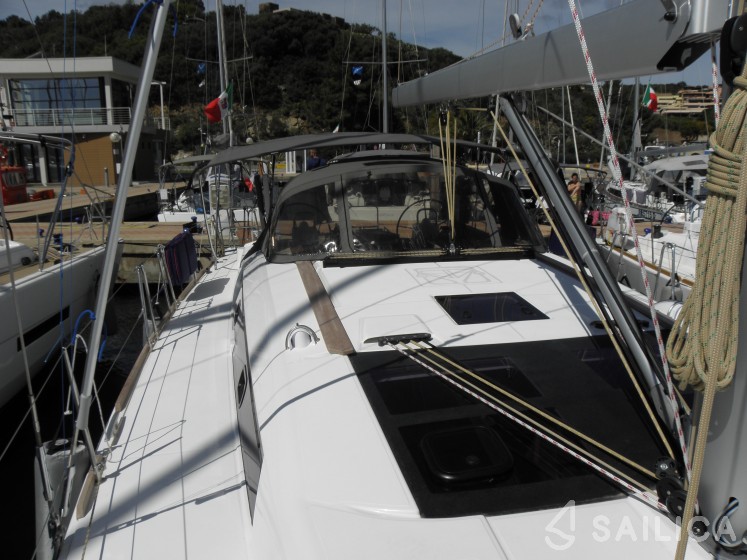 Dufour 460 GL - Yacht Charter Sailica