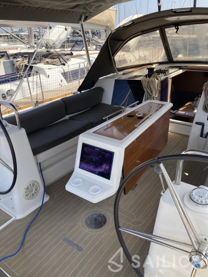 Dufour 460 GL - Yacht Charter Sailica