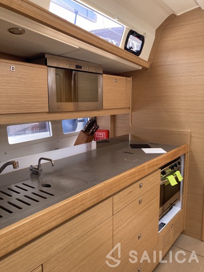 Dufour 460 GL - Yacht Charter Sailica