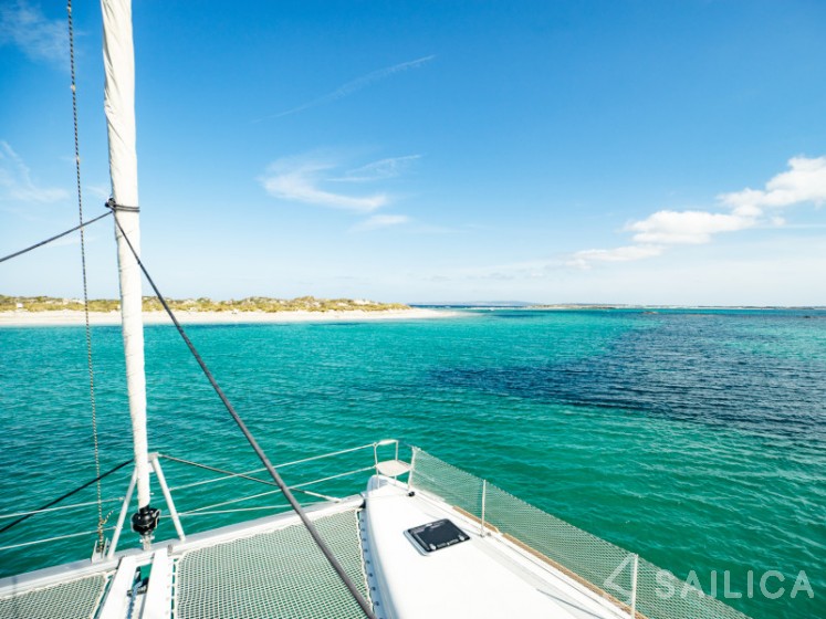 Lagoon 450 Sport - Yacht Charter Sailica