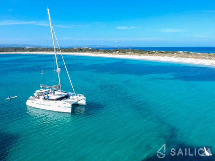 Lagoon 450 Sport - Yacht Charter Sailica