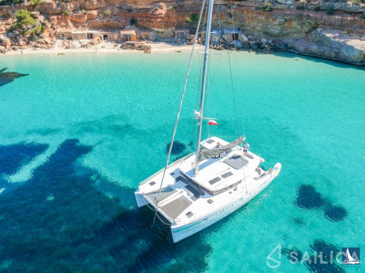 Lagoon 450 Sport - Yacht Charter Sailica