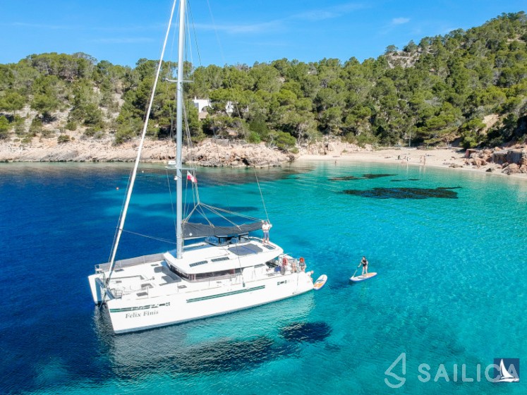 Lagoon 450 Sport - Yacht Charter Sailica