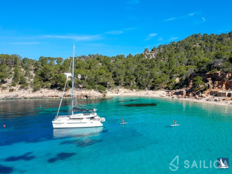Lagoon 450 Sport - Yacht Charter Sailica