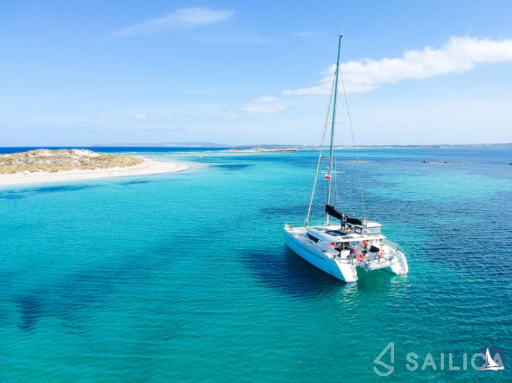 Lagoon 450 Sport - Yacht Charter Sailica