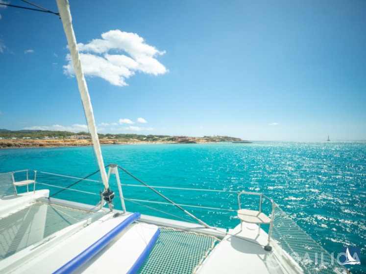 Lagoon 450 Sport - Yacht Charter Sailica