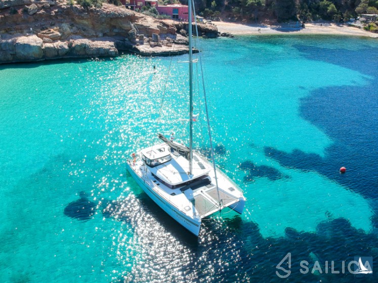 Lagoon 450 Sport - Yacht Charter Sailica