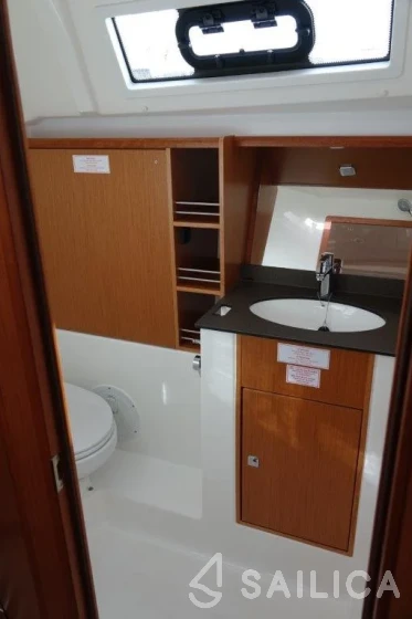 Bavaria 41 Cruiser - Yacht Charter Sailica