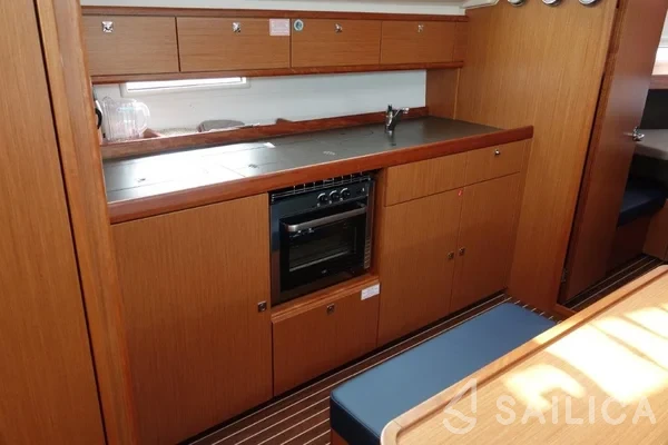 Bavaria 41 Cruiser - Yacht Charter Sailica