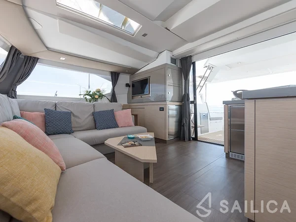 Saona 47 - Yacht Charter Sailica