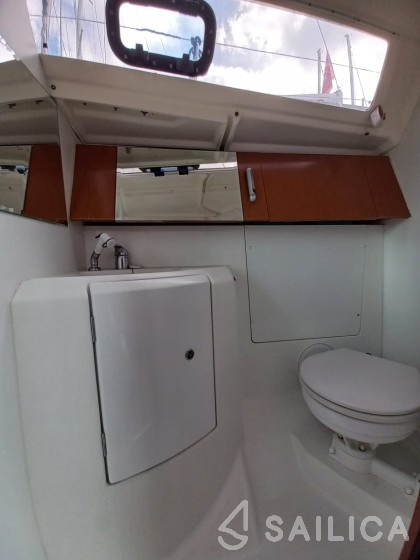 Oceanis 34 - Yacht Charter Sailica