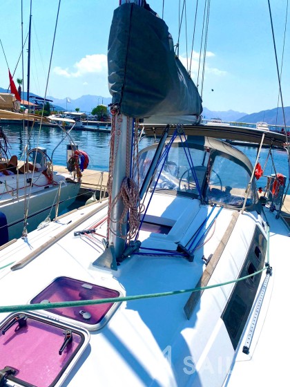Oceanis 34 - Yacht Charter Sailica