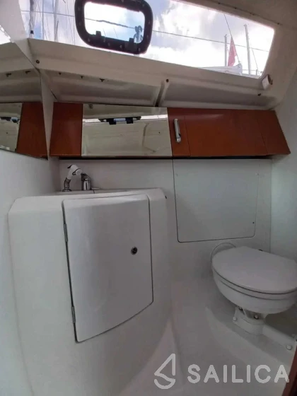 Oceanis 34 - Yacht Charter Sailica