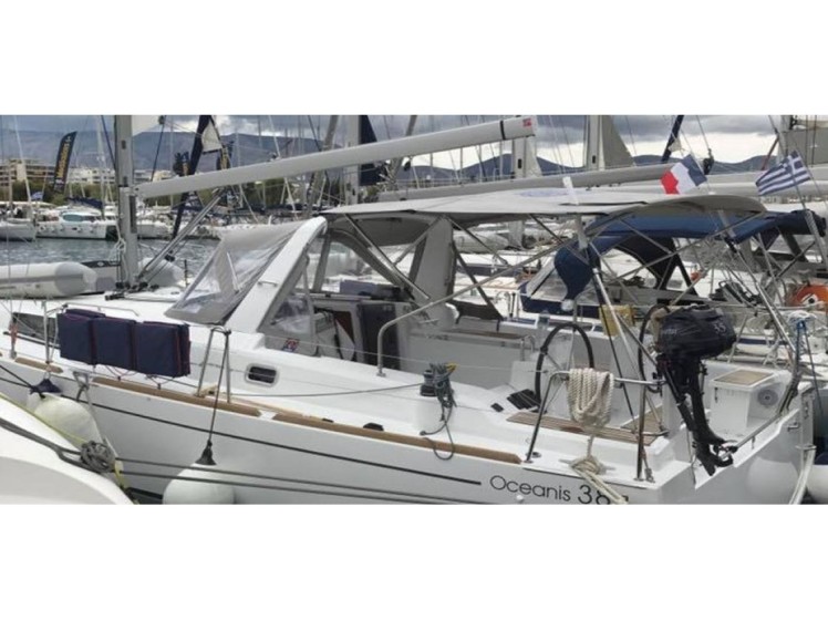 Oceanis 38.1 - Yacht Charter Sailica