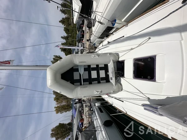 Oceanis 38.1 - Yacht Charter Sailica